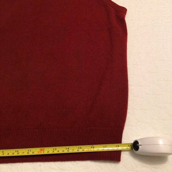 LL BEAN Vest Mens Size L Sweater 100% Pure Lambswool V-Neck Sleeveless Color Red - Picture 6 of 9